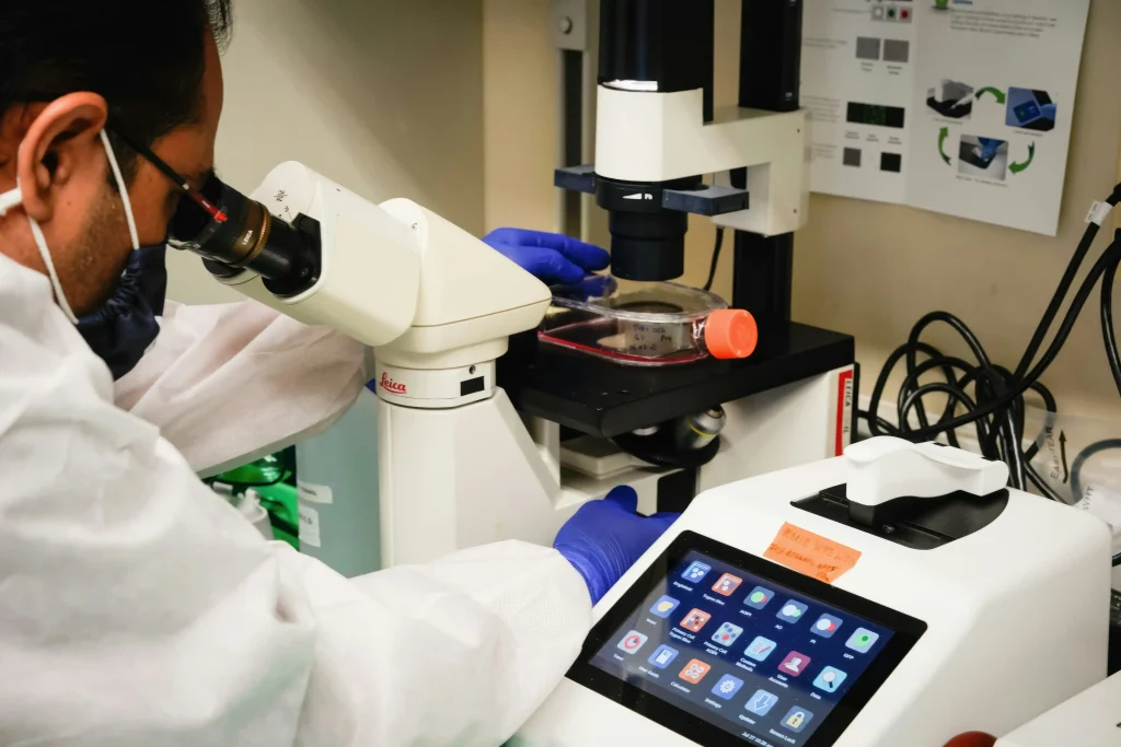 Anthropic e ITD Consulting: modelos avanzados, biología y ciencia en el laboratorio
